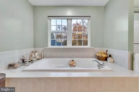 Bath - 216 Pelagic Ln, Solomons, MD 20688 photo 2 of 4