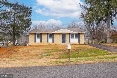 12176 Cavalier Dr, Dunkirk, MD 20754