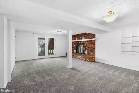 Living - 12176 Cavalier Dr, Dunkirk, MD 20754 photo 5 of 8
