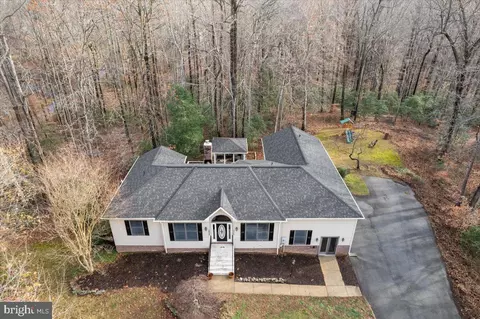 2940 Leka Dr, Huntingtown, MD 20639