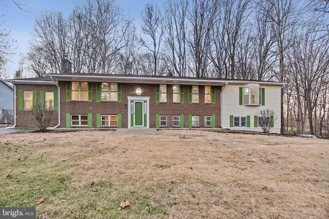 Exterior - 9910 Jonathan Dr, Dunkirk, MD 20754 photo 7 of 9