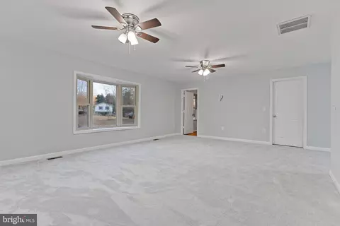 Living - 9910 Jonathan Dr, Dunkirk, MD 20754 photo 5 of 13