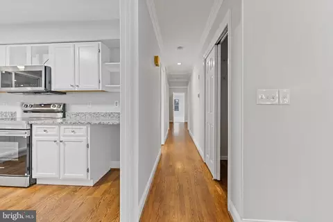 Entry Way - 9910 Jonathan Dr, Dunkirk, MD 20754 photo 2 of 9