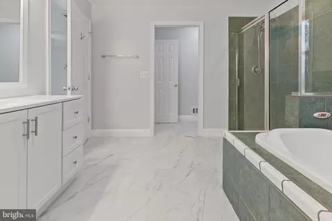 Entry Way - 9910 Jonathan Dr, Dunkirk, MD 20754 photo 4 of 9