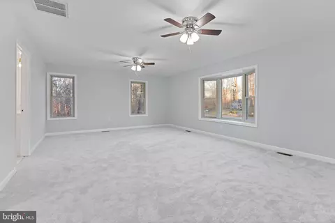 Living - 9910 Jonathan Dr, Dunkirk, MD 20754 photo 4 of 13