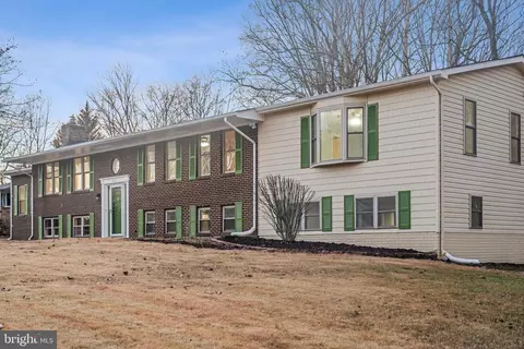 Exterior - 9910 Jonathan Dr, Dunkirk, MD 20754 photo 8 of 9