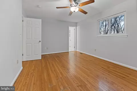 Bedroom - 9910 Jonathan Dr, Dunkirk, MD 20754 photo 5 of 6