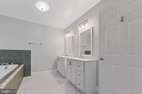 Bath - 9910 Jonathan Dr, Dunkirk, MD 20754 photo 3 of 5