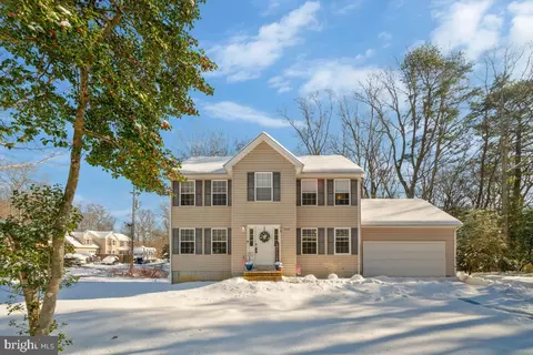 12526 Catalina Dr, Lusby, MD 20657