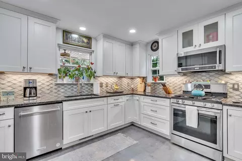 Kitchen - 14331 Calvert St, Solomons, MD 20688 photo 3 of 4