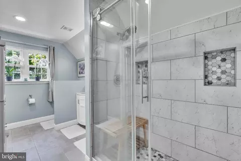 Bath - 14331 Calvert St, Solomons, MD 20688 photo 2 of 2