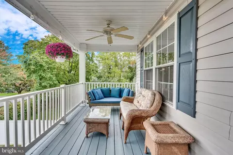 Exterior - 14331 Calvert St, Solomons, MD 20688 photo 3 of 9