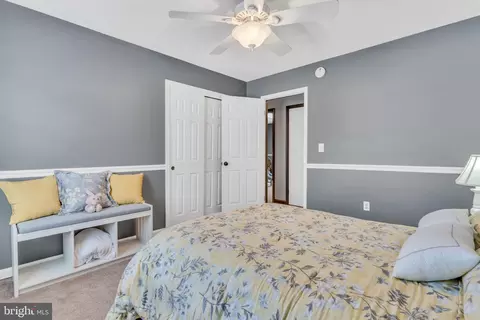 Bedroom - 9811 Empire Ct, Dunkirk, MD 20754 photo 5 of 9