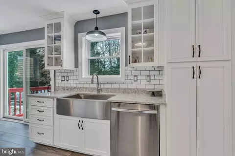 Kitchen - 9811 Empire Ct, Dunkirk, MD 20754 photo 3 of 7