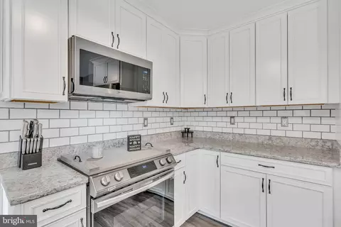 Kitchen - 9811 Empire Ct, Dunkirk, MD 20754 photo 7 of 7