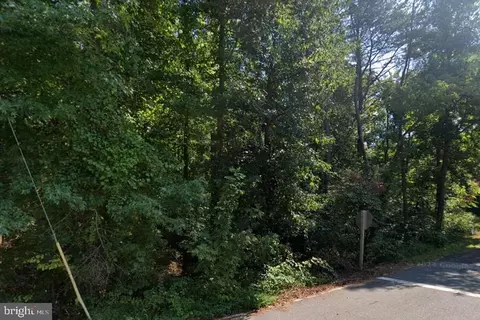 11579 Tomahawk Trl W, Lusby, MD 20657