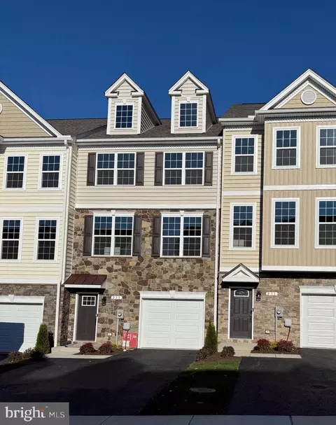 233 Sullivan Ln, Prince Frederick, MD 20678