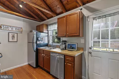 976 Eagle Pt, Lusby, MD 20657 photo 5