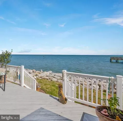 8653 Baywalk Sq, Chesapeake Beach, MD 20732