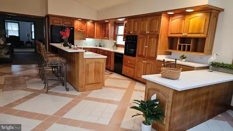 13870 Dowell Rd, Solomons, MD 20688