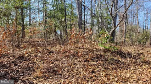 11525 Durango Dr, Lusby, MD 20657