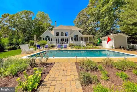 12148 Preston Dr, Lusby, MD 20657