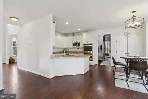 Entry Way - 8234 Copperleaf Ct, Owings, MD 20736 photo 2 of 31