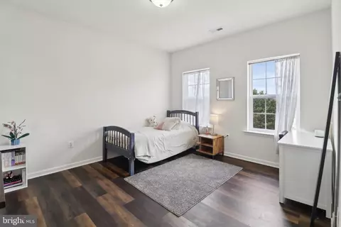 Bedroom - 8234 Copperleaf Ct, Owings, MD 20736 photo 6 of 9