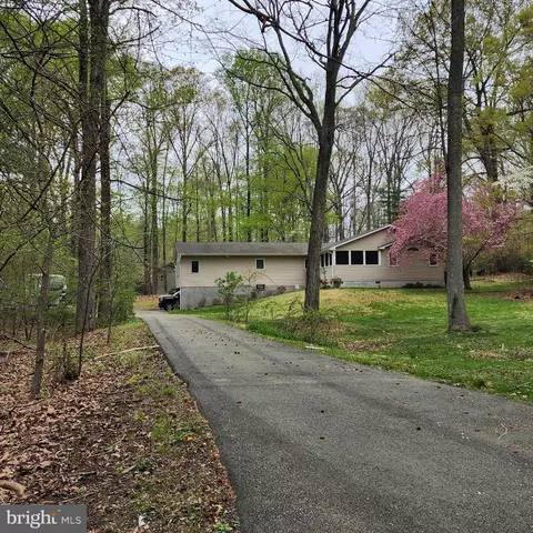 3191 Hunting Creek Rd, Huntingtown, MD 20639