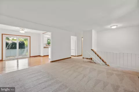 Living - 9911 Jonathan Dr, Dunkirk, MD 20754 photo 2 of 3