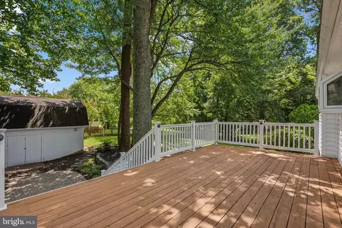 Exterior - 9911 Jonathan Dr, Dunkirk, MD 20754 photo 5 of 9
