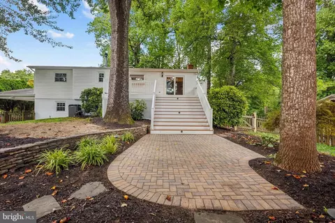 Exterior - 9911 Jonathan Dr, Dunkirk, MD 20754 photo 8 of 9