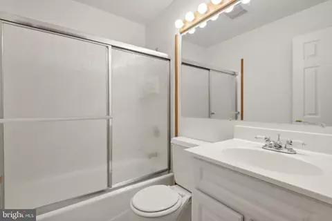 Bath - 9911 Jonathan Dr, Dunkirk, MD 20754 photo 2 of 2