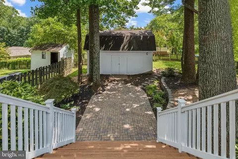Exterior - 9911 Jonathan Dr, Dunkirk, MD 20754 photo 6 of 9