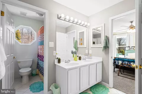 Bath - 11025 Judith Ln, Dunkirk, MD 20754 photo 2 of 4