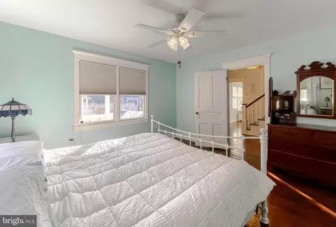 Bedroom - 14321 Calvert St, Solomons, MD 20688 photo 5 of 7