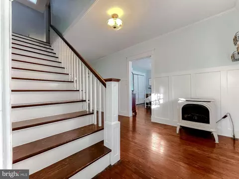 Entry Way - 14321 Calvert St, Solomons, MD 20688 photo 1 of 2