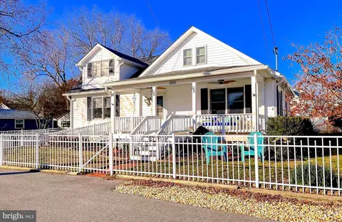 Exterior - 14321 Calvert St, Solomons, MD 20688 photo 1 of 9