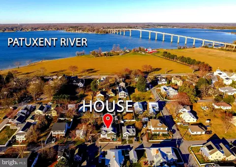 14321 Calvert St, Solomons, MD 20688