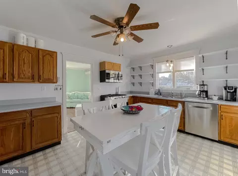 Kitchen - 14321 Calvert St, Solomons, MD 20688 photo 5 of 6