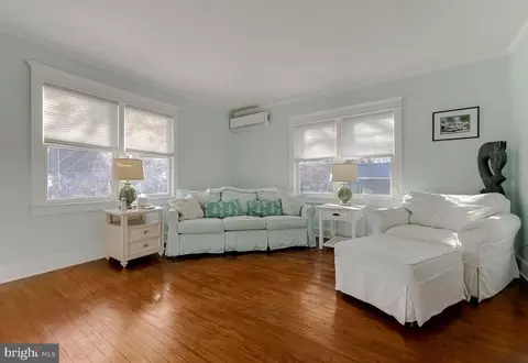Living - 14321 Calvert St, Solomons, MD 20688 photo 3 of 4