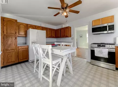 Kitchen - 14321 Calvert St, Solomons, MD 20688 photo 4 of 6