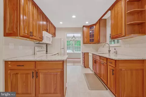 9520 Owens Ln, Dunkirk, MD 20754 photo 2