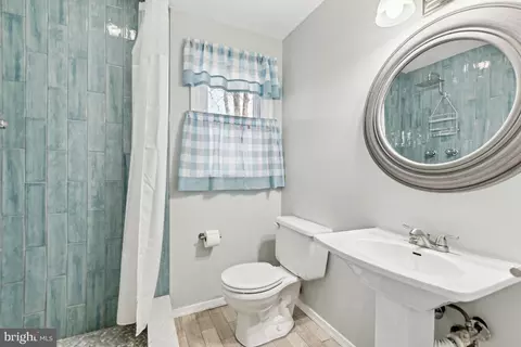 Bath - 11213 Oakwood Dr, Dunkirk, MD 20754 photo 3 of 3