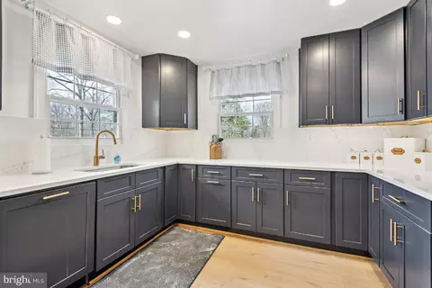 Kitchen - 11213 Oakwood Dr, Dunkirk, MD 20754 photo 2 of 5