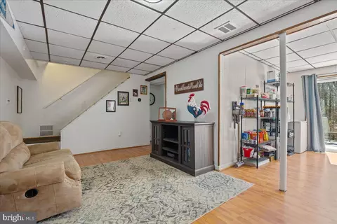 Entry Way - 3809 12th St, Chesapeake Beach, MD 20732 photo 3 of 4