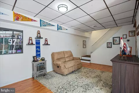 Entry Way - 3809 12th St, Chesapeake Beach, MD 20732 photo 4 of 4