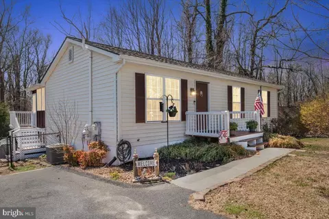 Exterior - 3809 12th St, Chesapeake Beach, MD 20732 photo 8 of 11