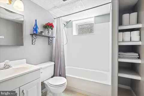 Bath - 3809 12th St, Chesapeake Beach, MD 20732 photo 2 of 2