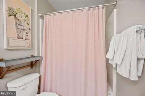Bath - 12670 Perrywood Ln, Dunkirk, MD 20754 photo 6 of 8